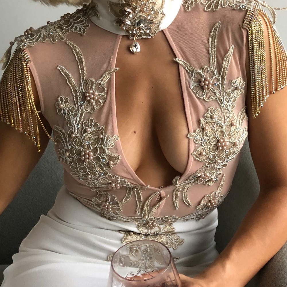 Plunge neckline with beads and details sexy dress